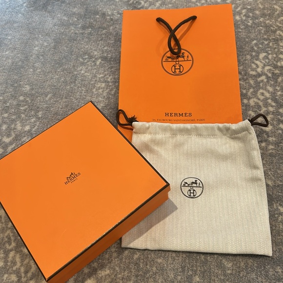 HERMÈS BOX, DUST BAG, AND SHOPPING BAG - Picture 6 of 9